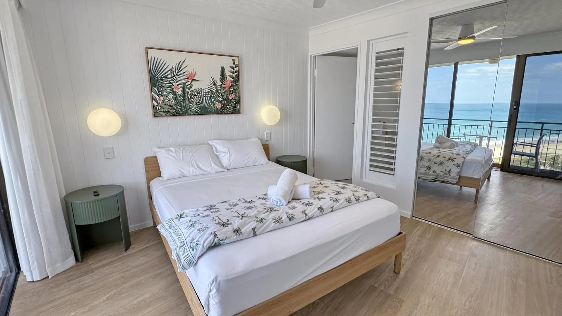 **** Aparthotel Royal Palm Resort On The Beach Palm Beach Australia