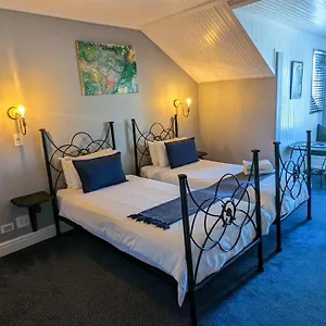 wayside-inn.hotels-capetown.com/